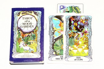 "Tarot of a Moon Garden" taro